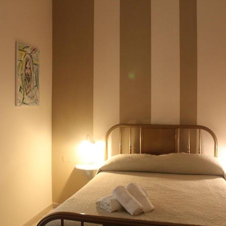 Donna Melina Bed and Breakfast Mileto Eksteriør billede