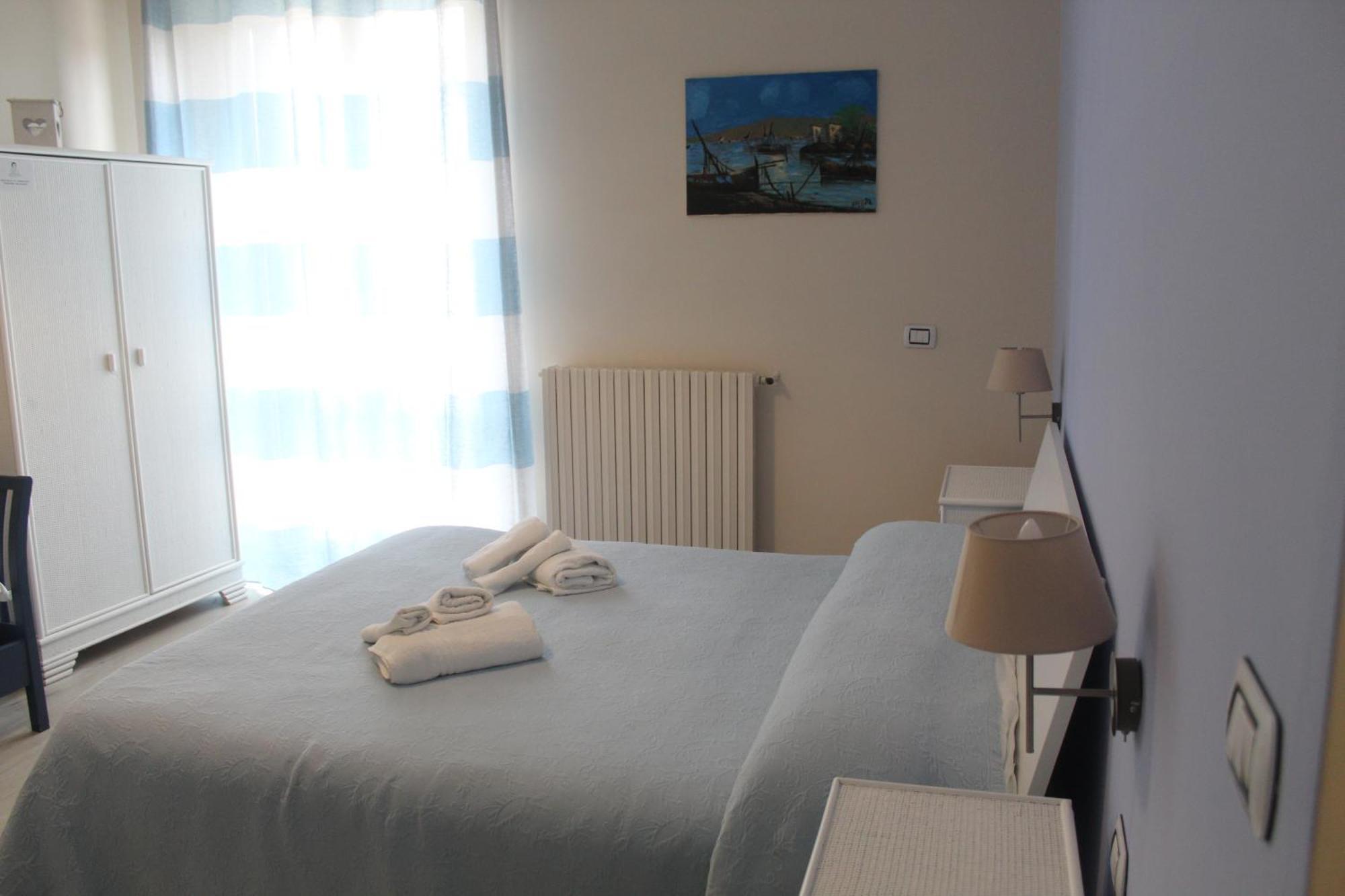 Donna Melina Bed and Breakfast Mileto Eksteriør billede