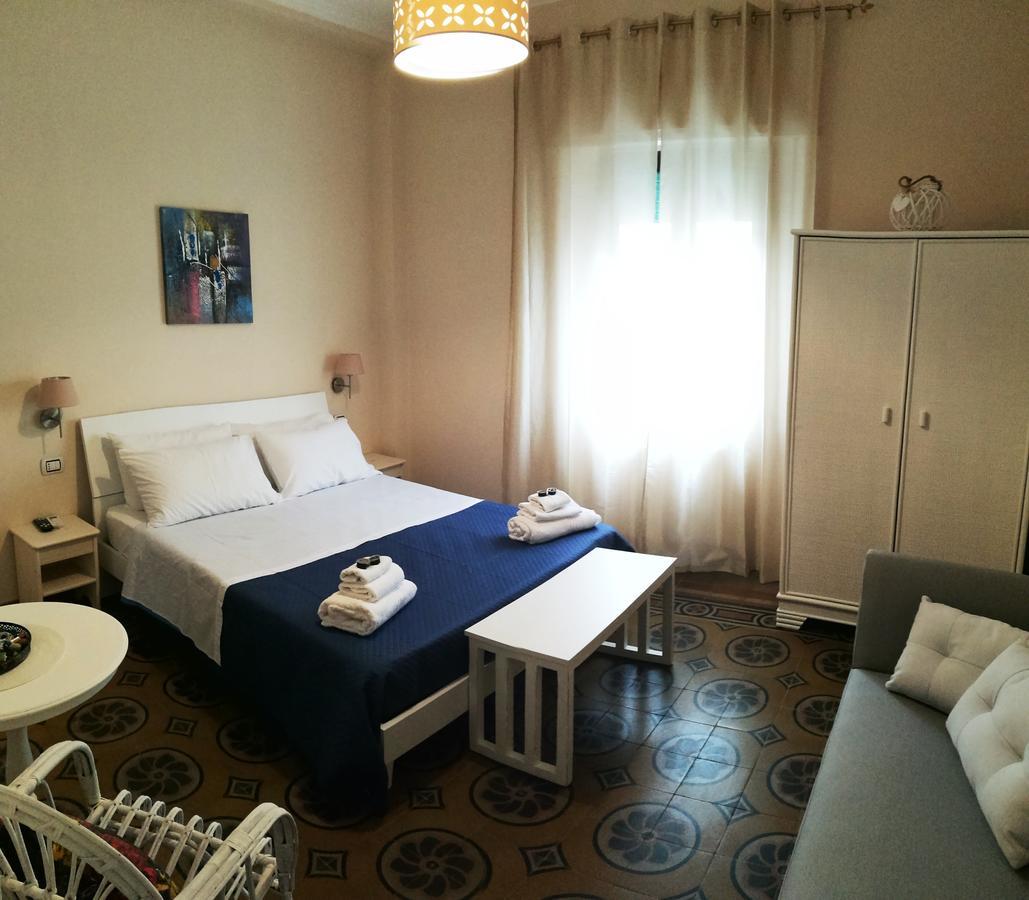 Donna Melina Bed and Breakfast Mileto Eksteriør billede